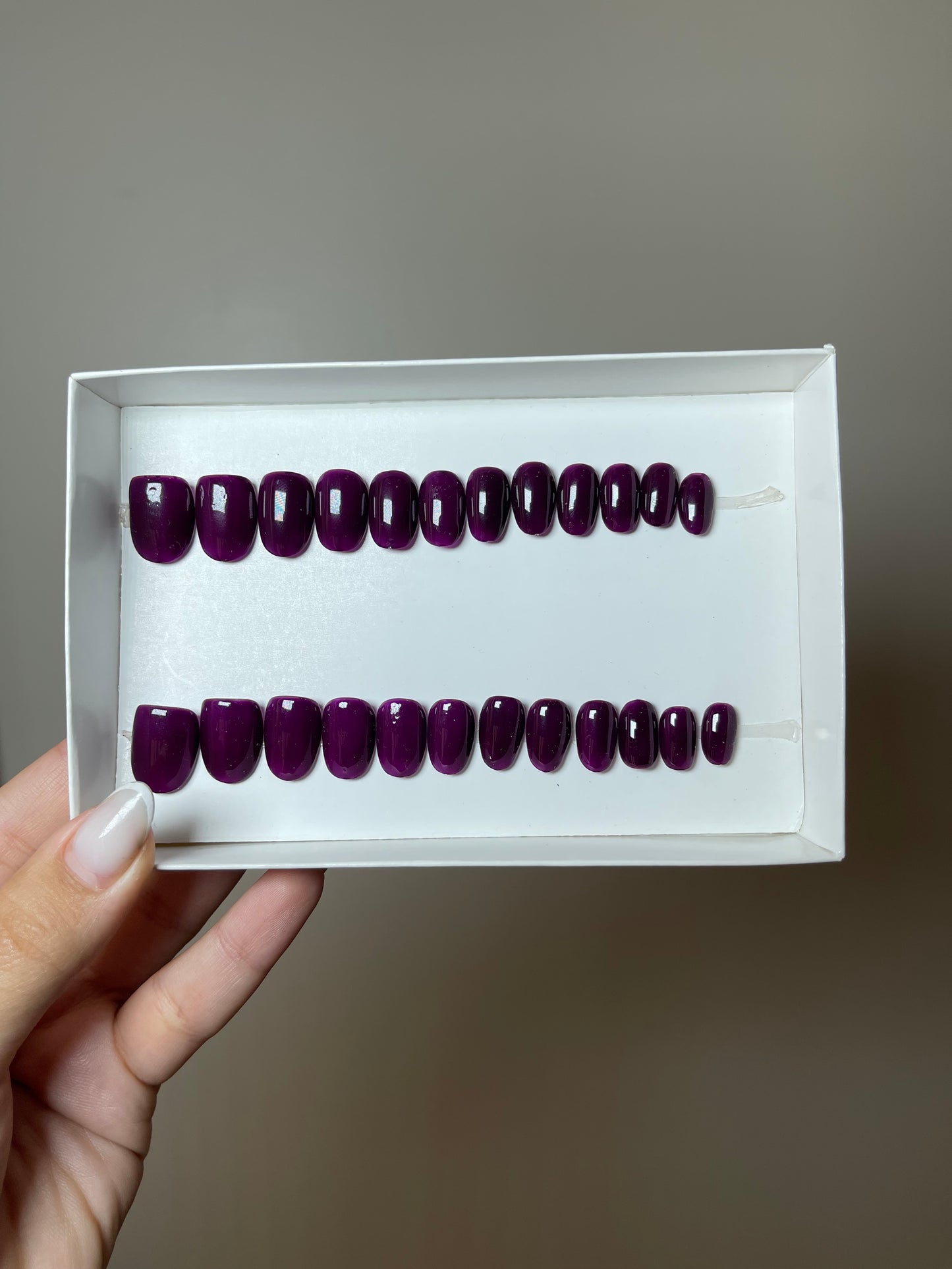 Press on nails Pro