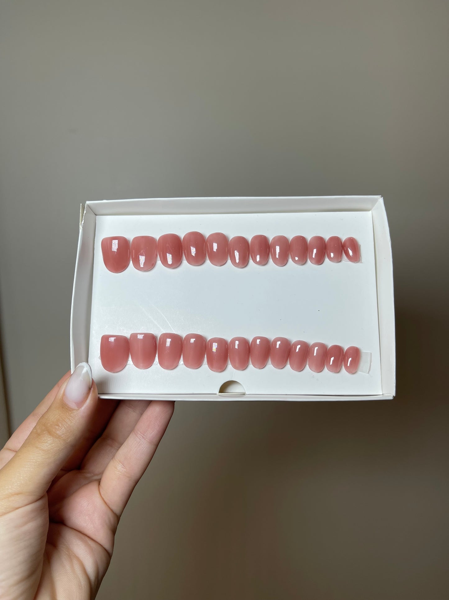 Press on nails Pro