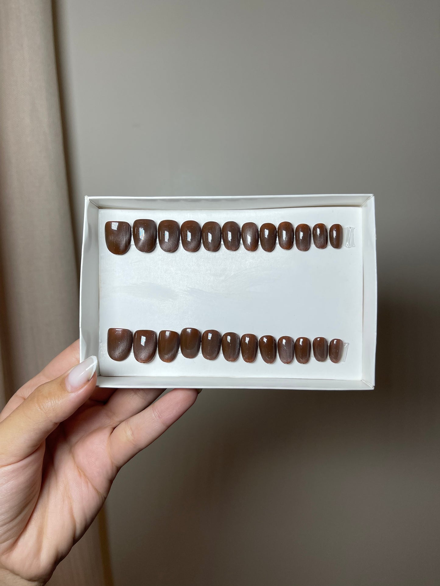Press on nails Pro