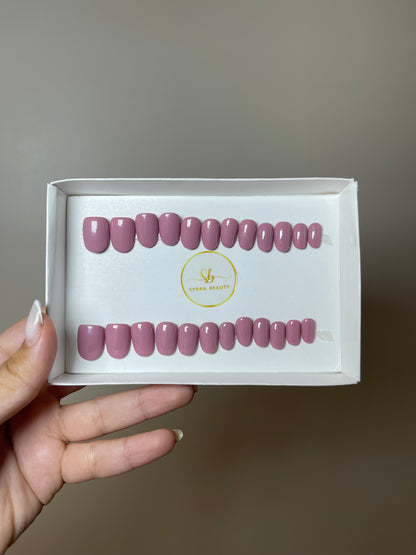 Press on nails Pro