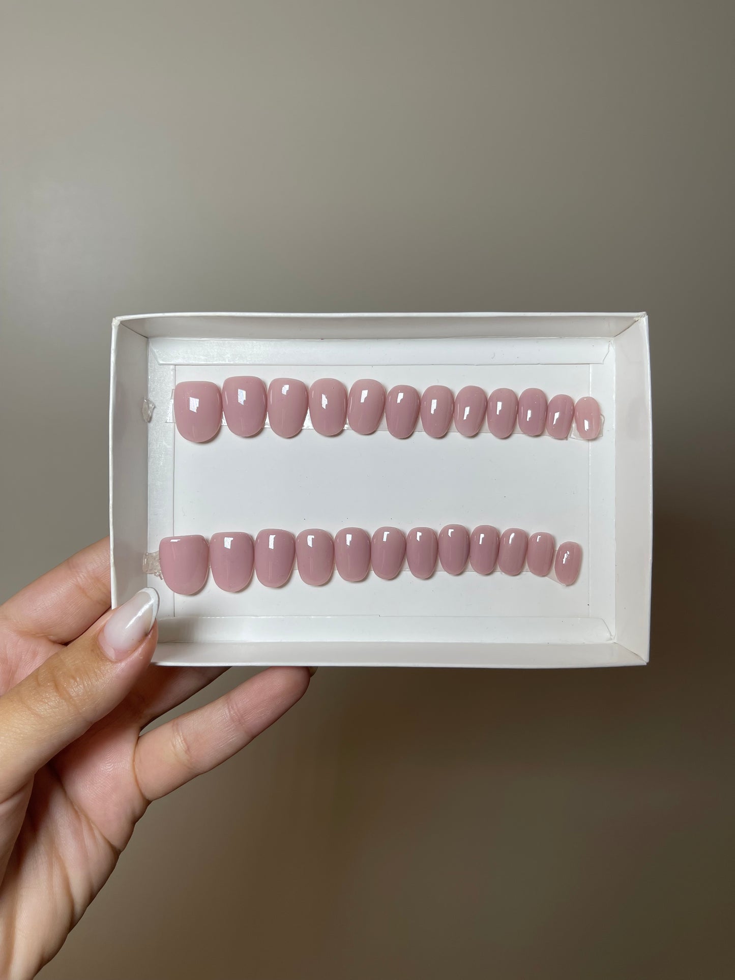 Press on nails Pro