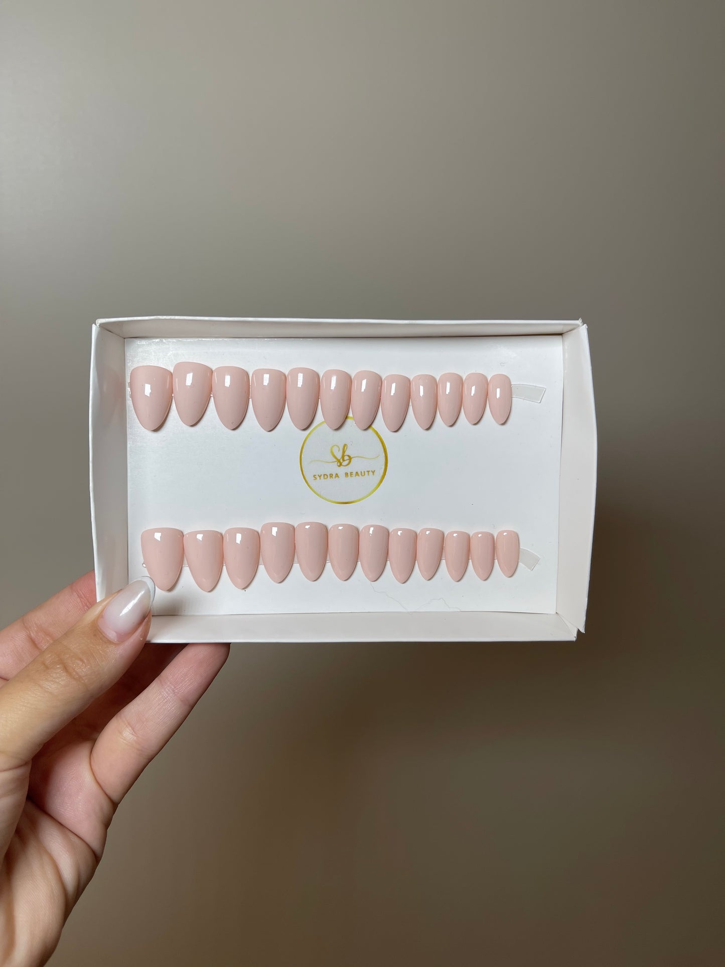 Press on nails Pro