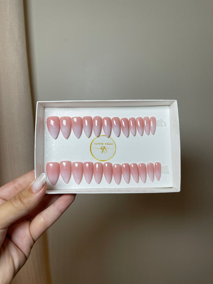 Press on nails Pro
