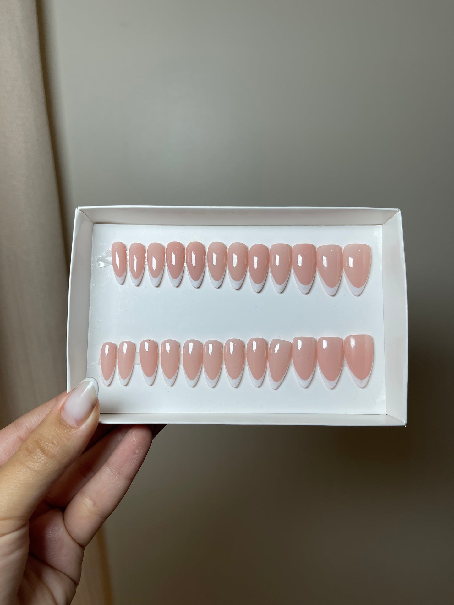 Press on nails Pro