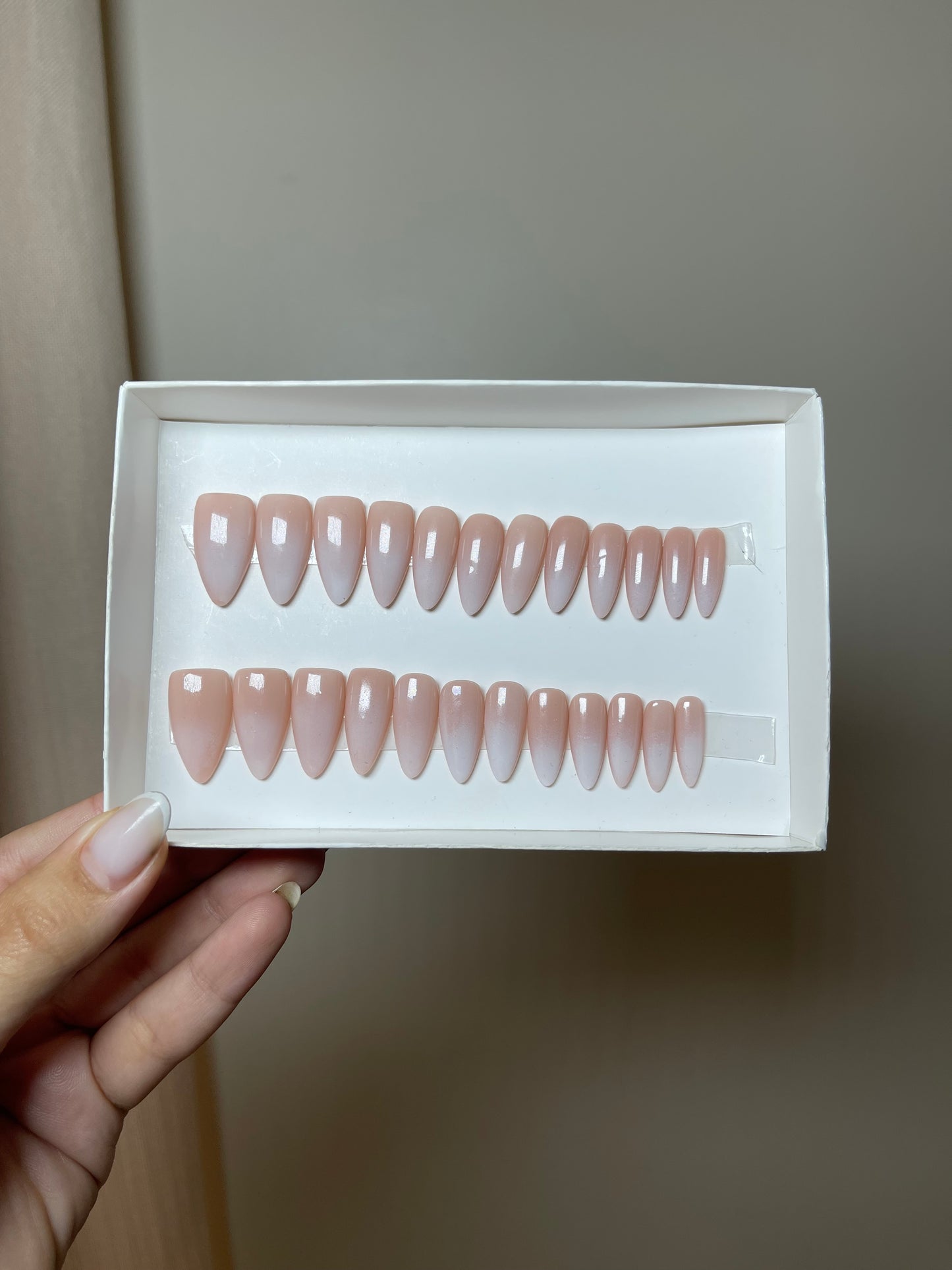 Press on nails Pro