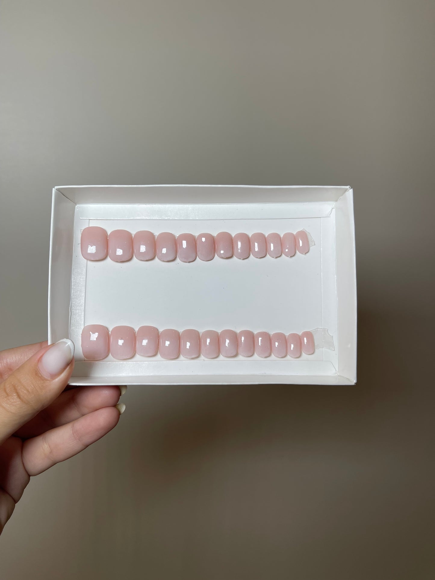 Press on nails Pro