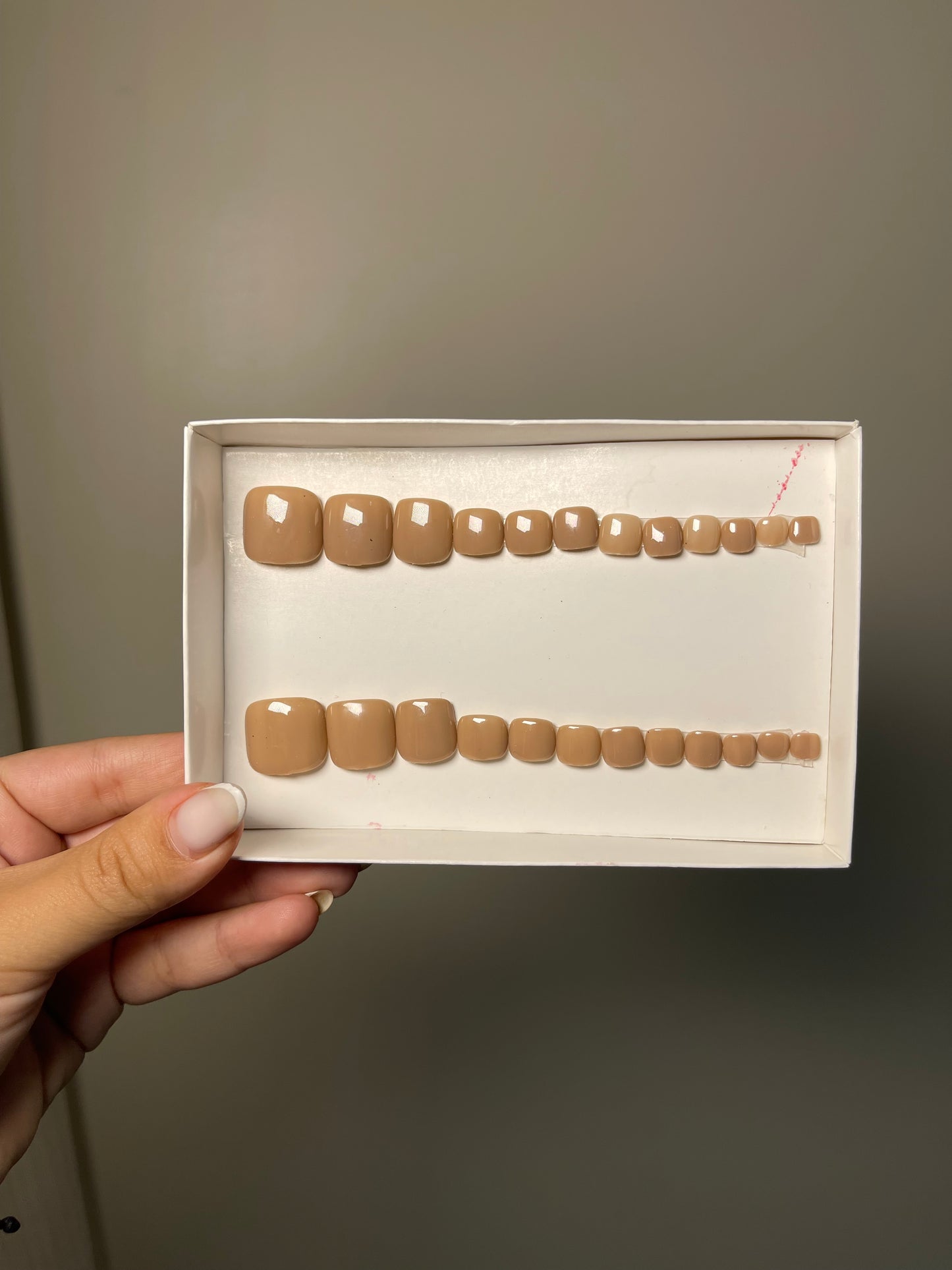 Press on nails Pro