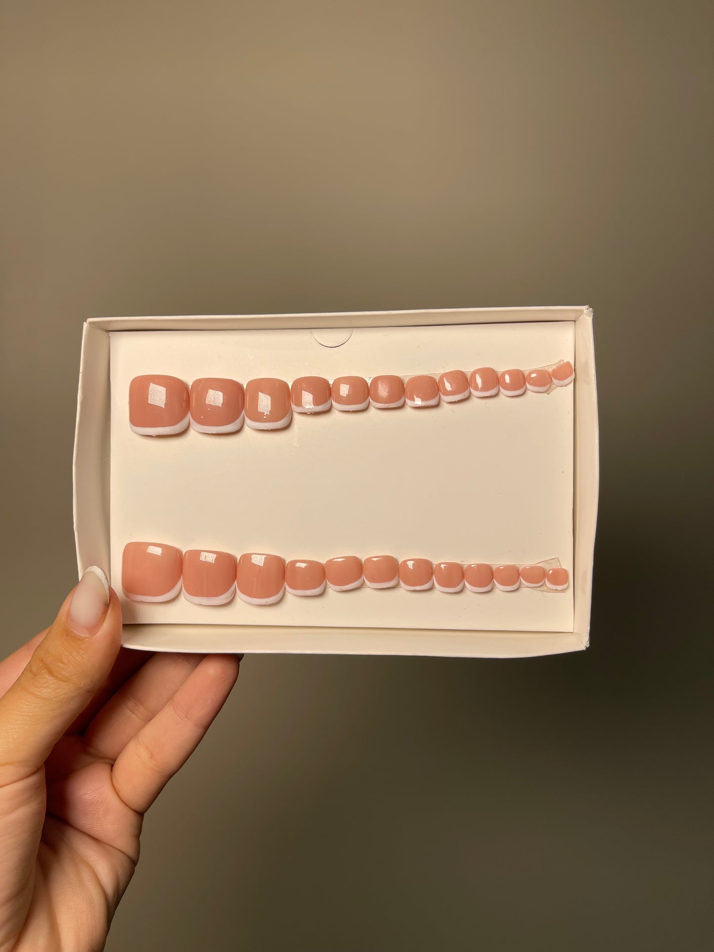 Press on nails Pro