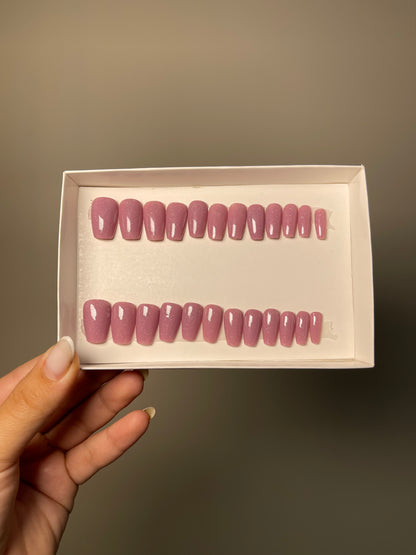 Press on nails Pro