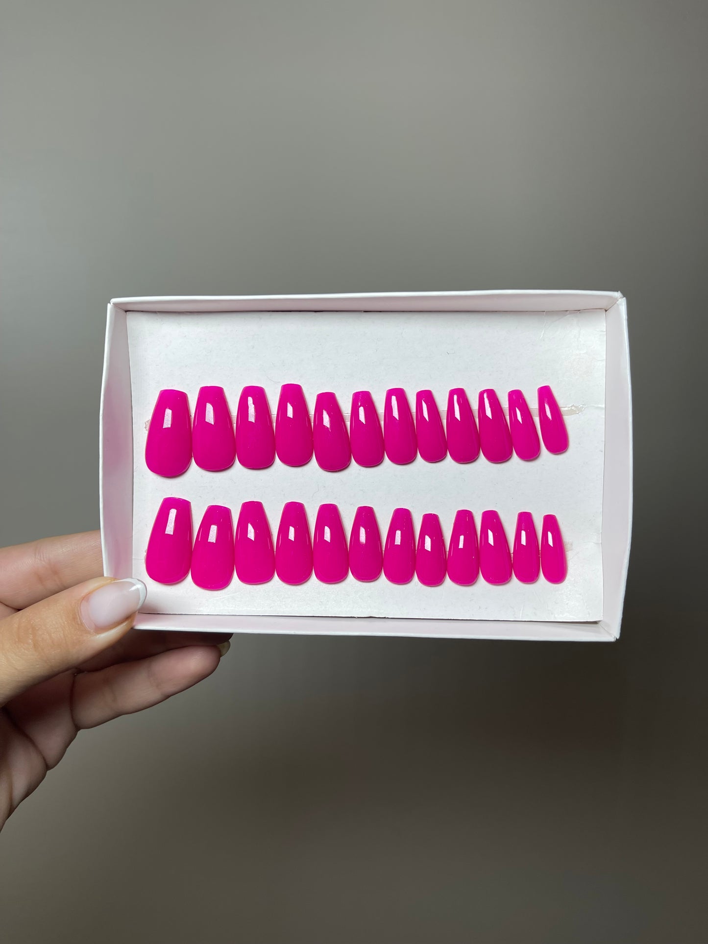 Press on nails Pro