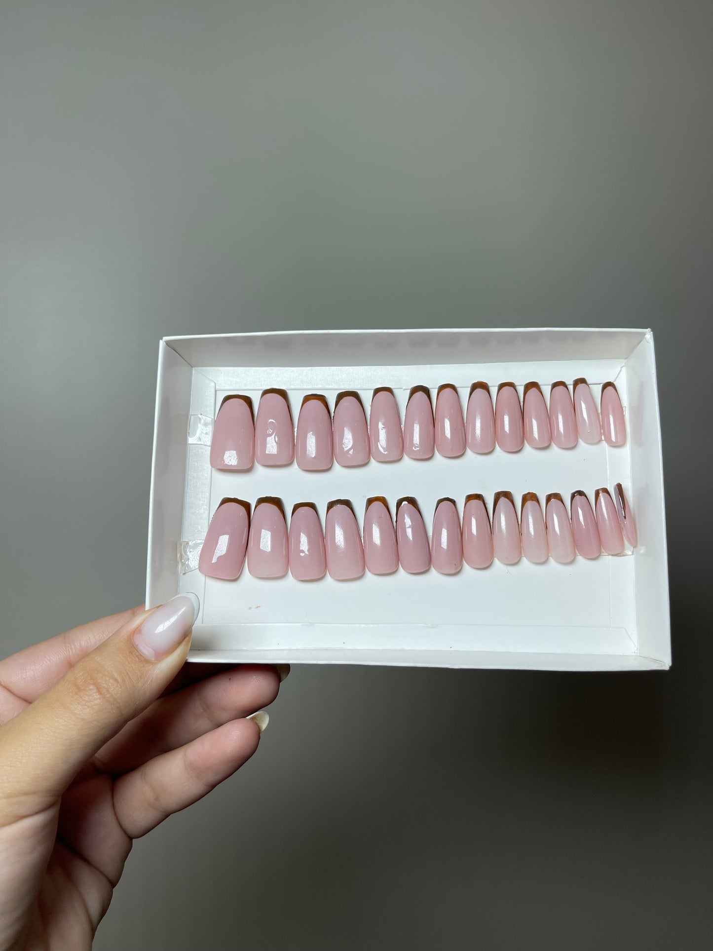 Press on nails Pro