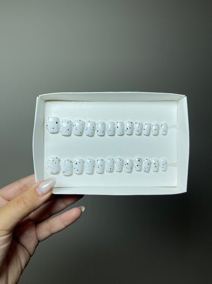 Press on nails Pro