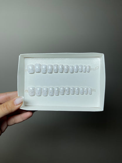 Press on nails Pro